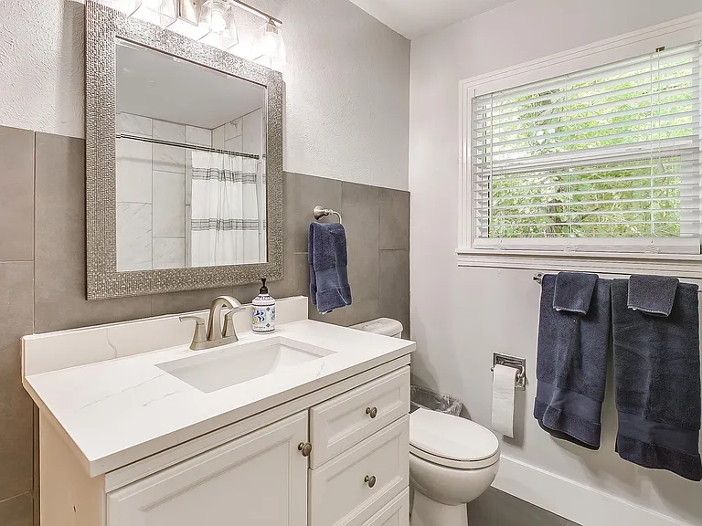 4704 Collinwood Ave — Photo 21