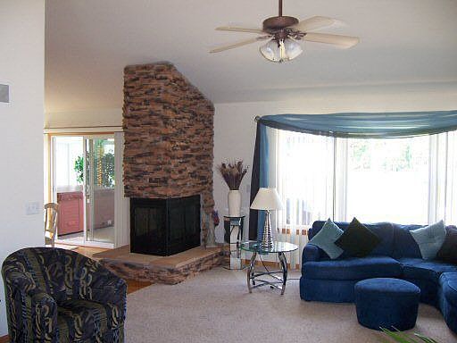 3rd image of 395 Abbey Ln