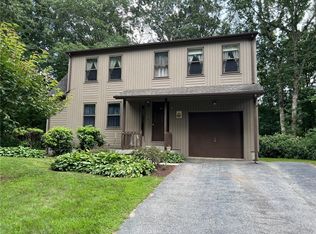 90 Ellen Ln, Cranston, RI 02921