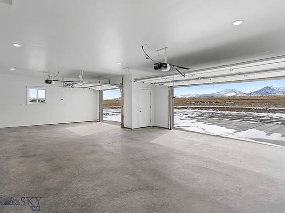 3rd image of 8 Lone Tree Dr