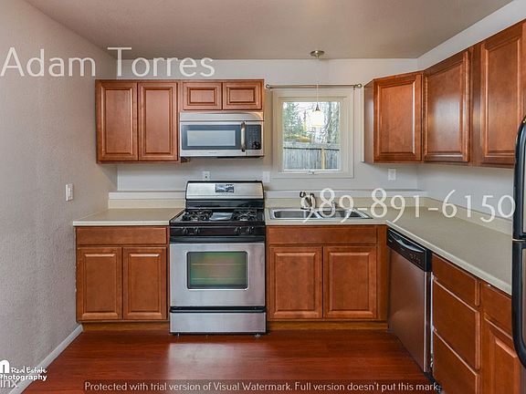 02Kitchen-1068-SMALL