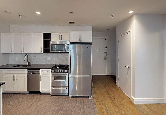 4th image of 66 Pearl St APT 501