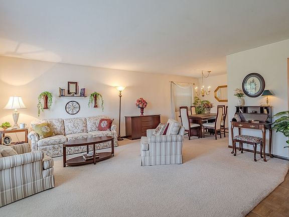 2nd image of 921 Long Meadow Dr