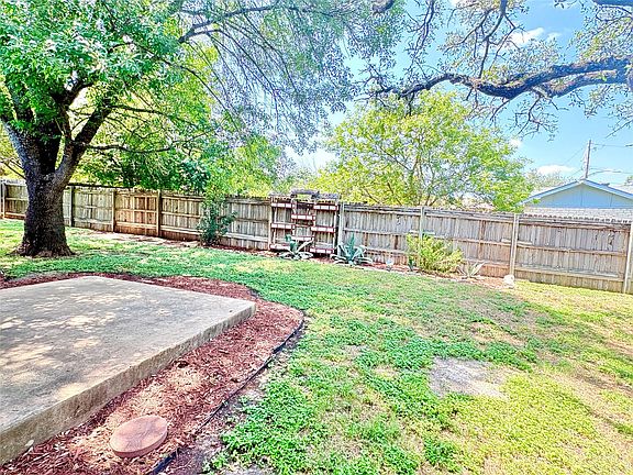 4th image of 1212 Leander Rd #A