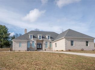 6443 Hills And Dales Rd NW, Canton, OH 44708