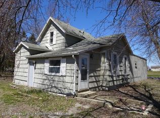 5884 Round Lake Rd, Laingsburg, MI 48848