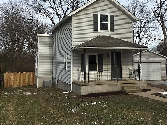 3rd image of 606 College Way
