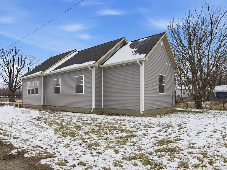 3062 N Euclid Ave — Photo 9