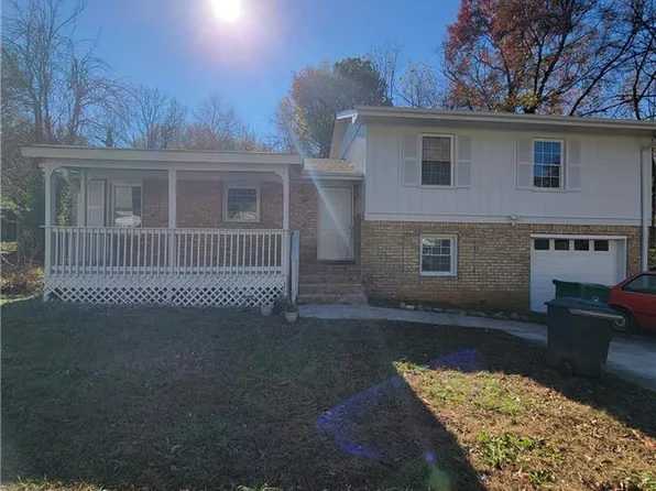453 Allgood Cir, Stone Mountain, GA 30083