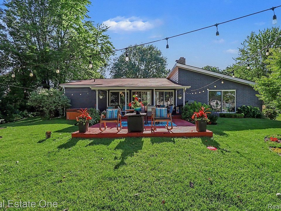 310 Pine Tree Rd, photo 27