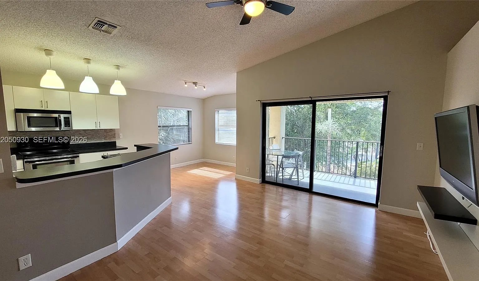 Summerbreeze Condo — Photo 3
