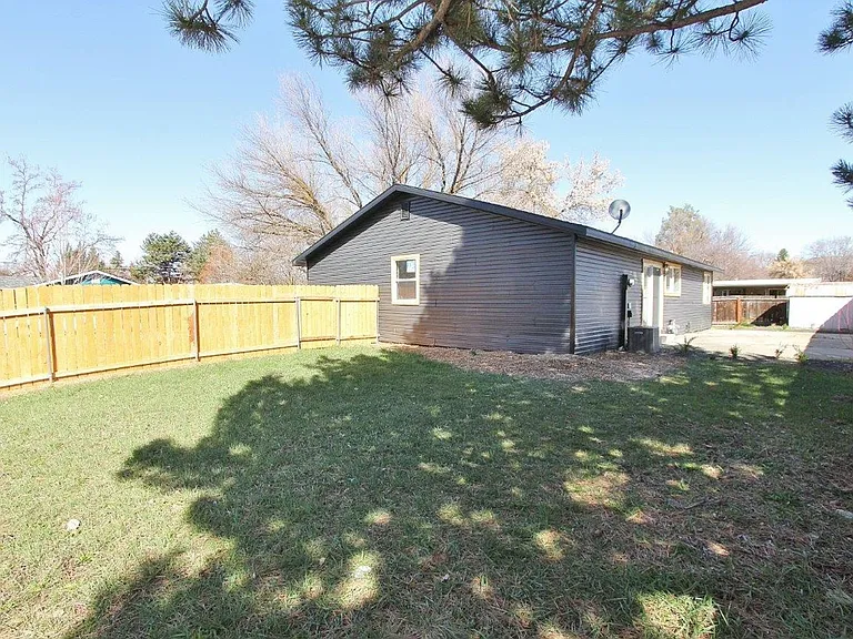 2840 N Arthur St — Photo 24