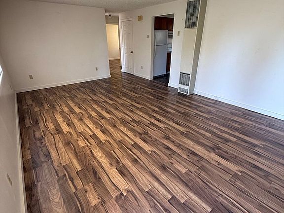 4th image of 2110-2122 Madison St #2114