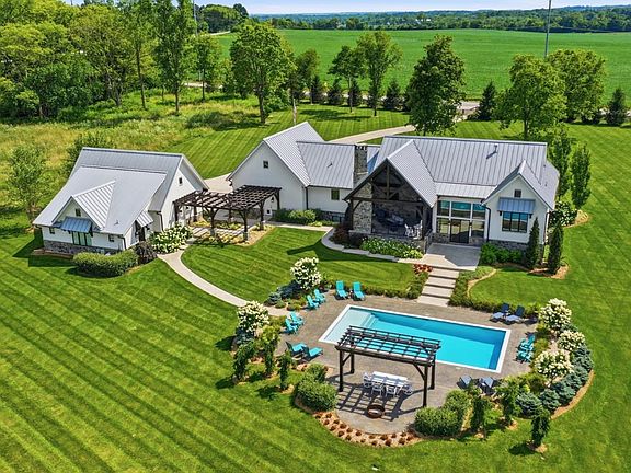 4th image of 3556 Centerville Rd