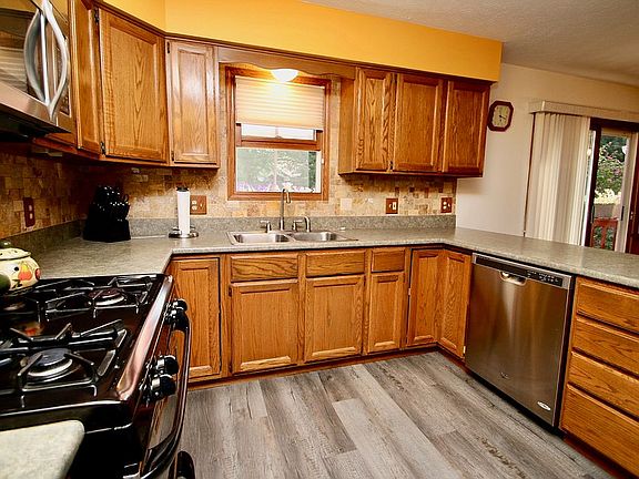 2nd image of 6940 Weatherby Dr