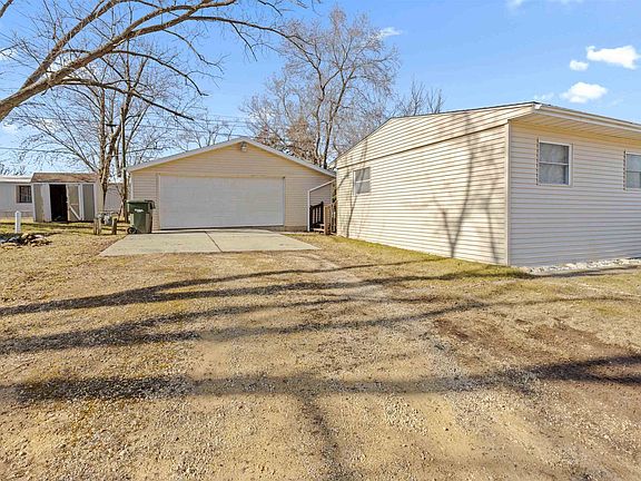 3rd image of 403 Mead Dr