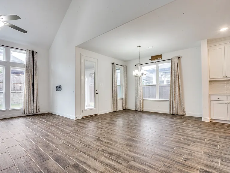 9448 Middle Ground Pl — Photo 11