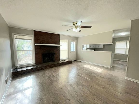 2nd image of 1755 Colonial Hills Dr