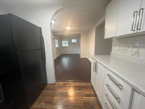 5th image of 2410 Oakdale St S #2