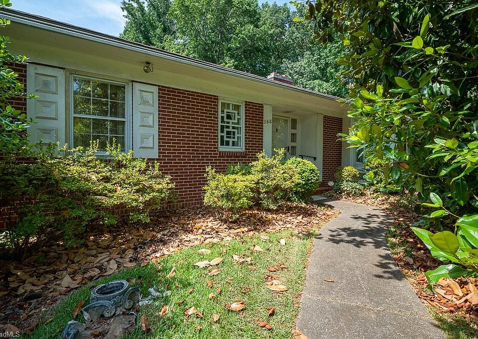 1st image of 3818 Sandalwood Ln