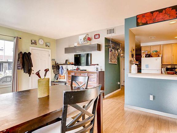 5th image of 2818 N Syracuse St Unit 120