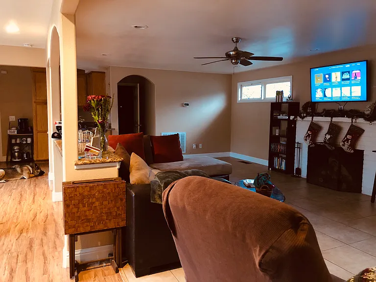 1412 Stetson Ave — Photo 5