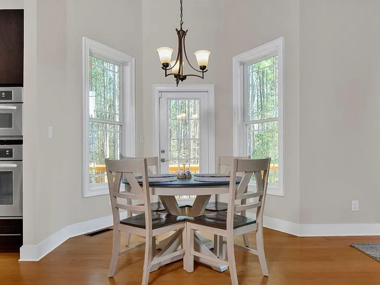 233 Saintsbury Pl — Photo 12