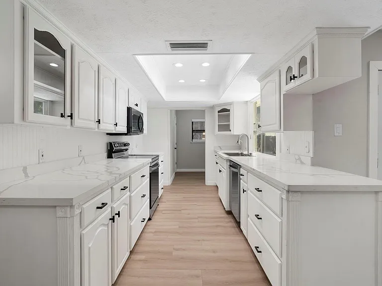 3902 Marywood Dr — Photo 16