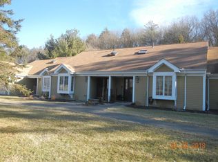 47 Dragon Fly Cir, Stroudsburg, PA 18360