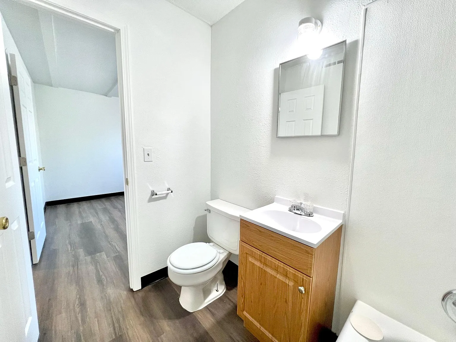 2 bed, 900 sqft, $100 — Photo 4