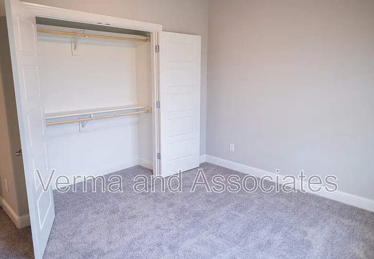 940 Skyline Loop — Photo 16