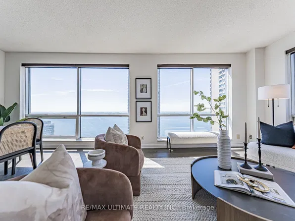 10 Queens Quay W #2206, Toronto, ON M5J 2R9