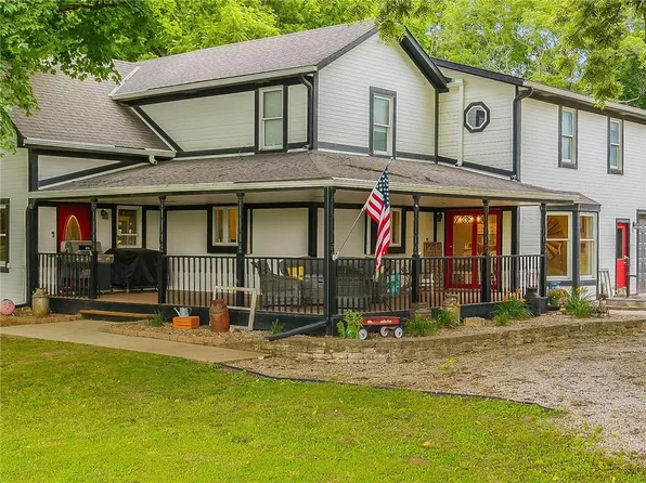 8602 E 227th St, Peculiar, MO 64078