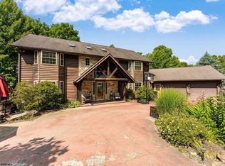 24 Oak Ridge Dr, Morgantown, WV 26508