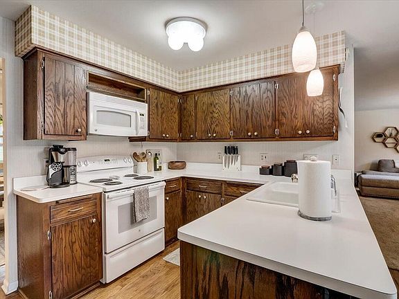 5th image of 7426 N Braeburn Ln