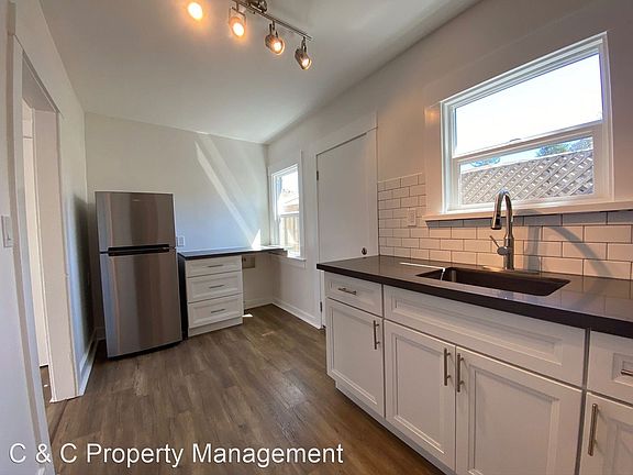 4th image of 2801 Daubenbiss Ave #8