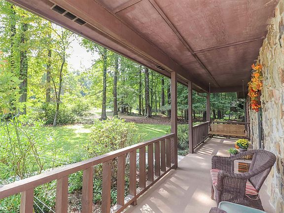 4th image of 139 Carrollwood Dr