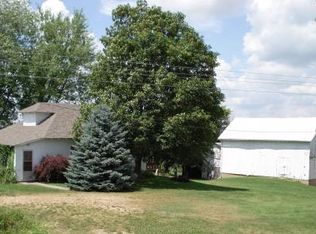 5698 County Rd N, Potosi, WI 53820