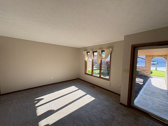 3rd image of 7331 McSmith Ct