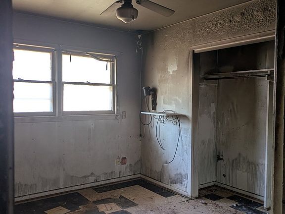 4th image of 2770 Oxford Ave