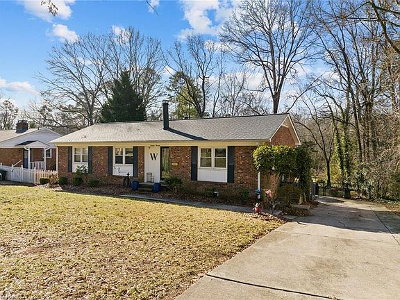 3rd image of 1313 Surry Dr