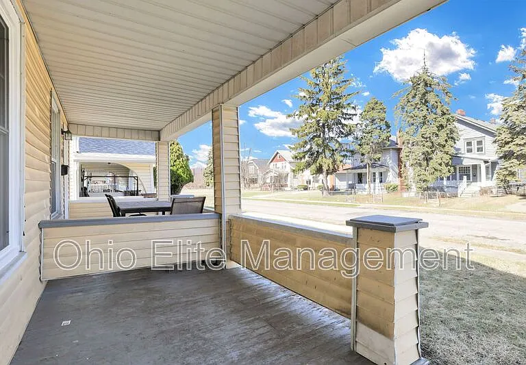 793 E Starr Ave — Photo 6
