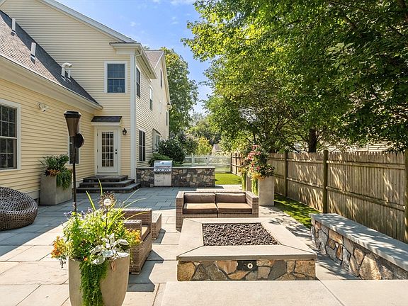 3rd image of 27 Garrison Rd