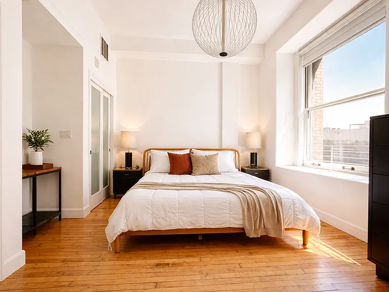 HWH Luxury Living — Photo 35