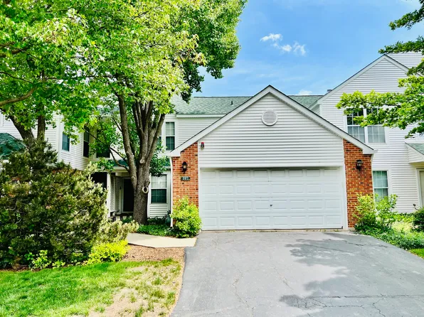 107 Pembroke Cir #107, Lake Bluff, IL 60044