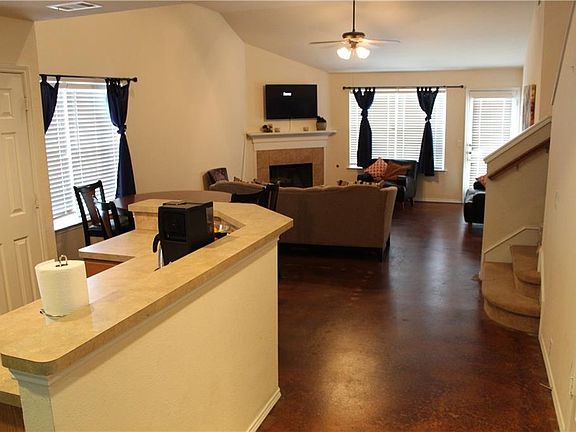 5th image of 1004 Abigail Dr