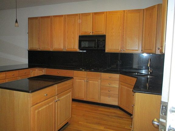 2nd image of 2230 N Southport Ave