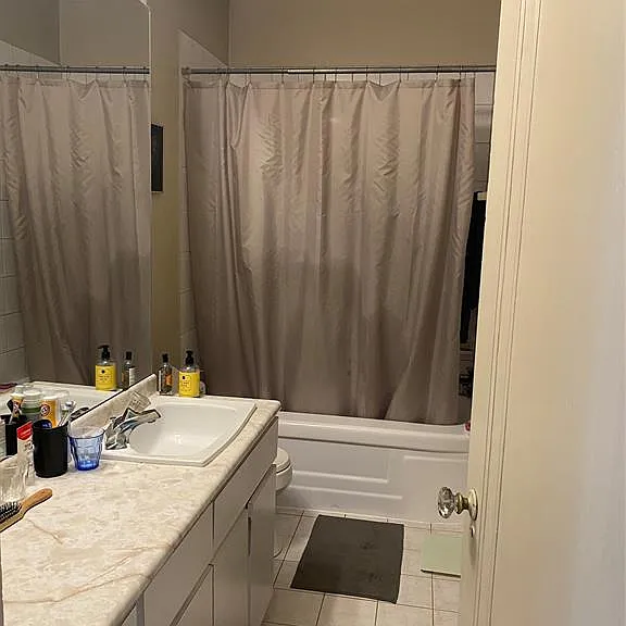 1389 Victoria Ave — Photo 13