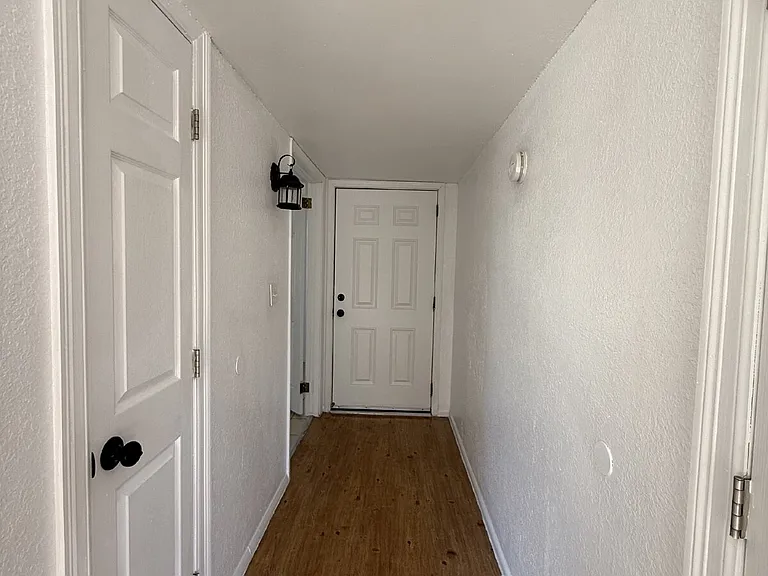 1670 Jones Ln — Photo 7