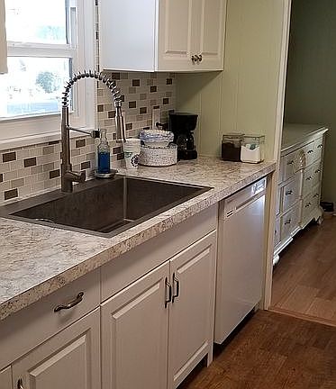 farmhouse sink